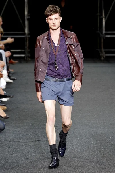 Look 37